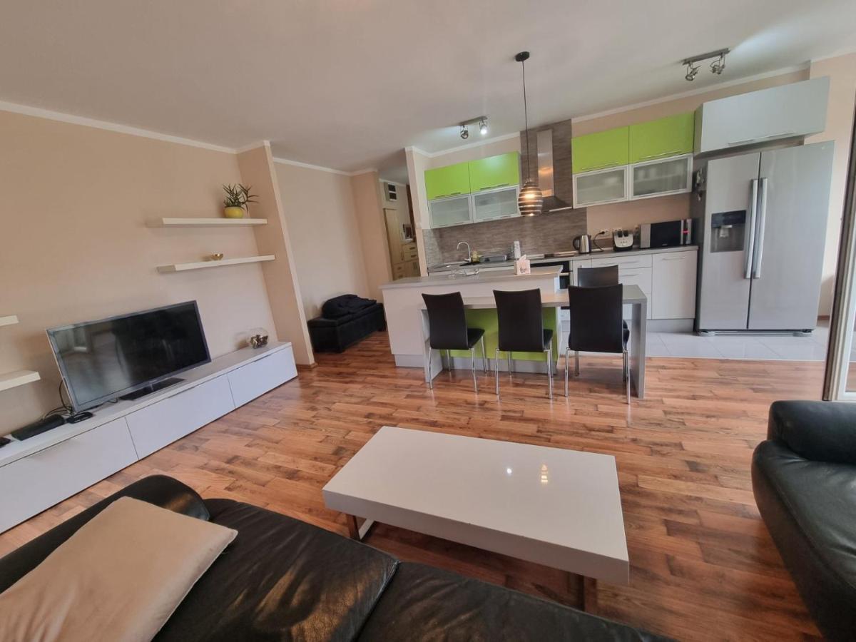 Apartament Hawaii- 2 Bdr, Arena, Sava Centar, Free Parking Belgrad Zewnętrze zdjęcie
