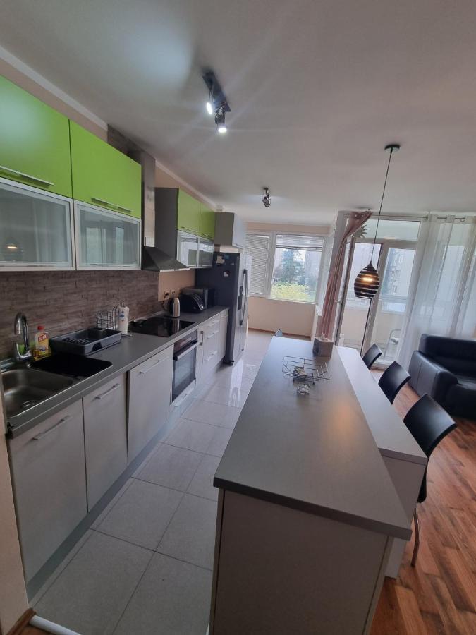 Apartament Hawaii- 2 Bdr, Arena, Sava Centar, Free Parking Belgrad Zewnętrze zdjęcie