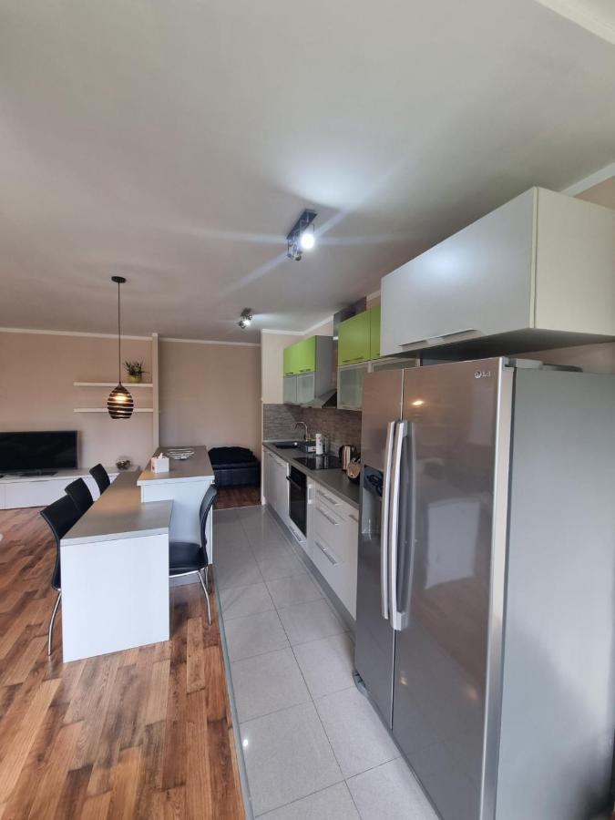 Apartament Hawaii- 2 Bdr, Arena, Sava Centar, Free Parking Belgrad Zewnętrze zdjęcie