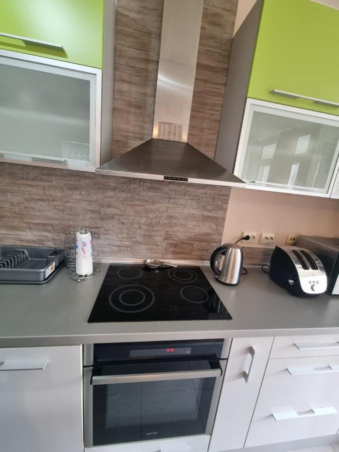 Apartament Hawaii- 2 Bdr, Arena, Sava Centar, Free Parking Belgrad Zewnętrze zdjęcie